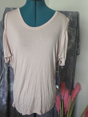 Jennifer Lopez Light Blush Cold-Shoulder Tee